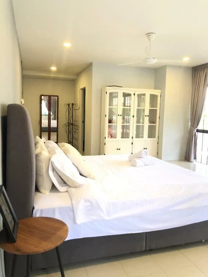 Green Lane By Plush Villa George Town 0*,